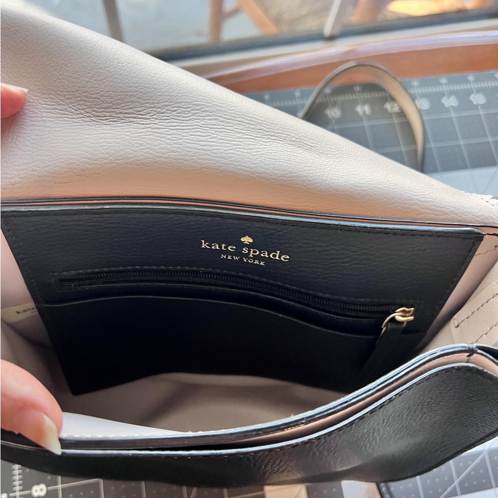 Kate Spade Vanderbilt Place Tegan Bow Black Pebble Leather Crossbody MSRP $279 - Picture 5 of 14